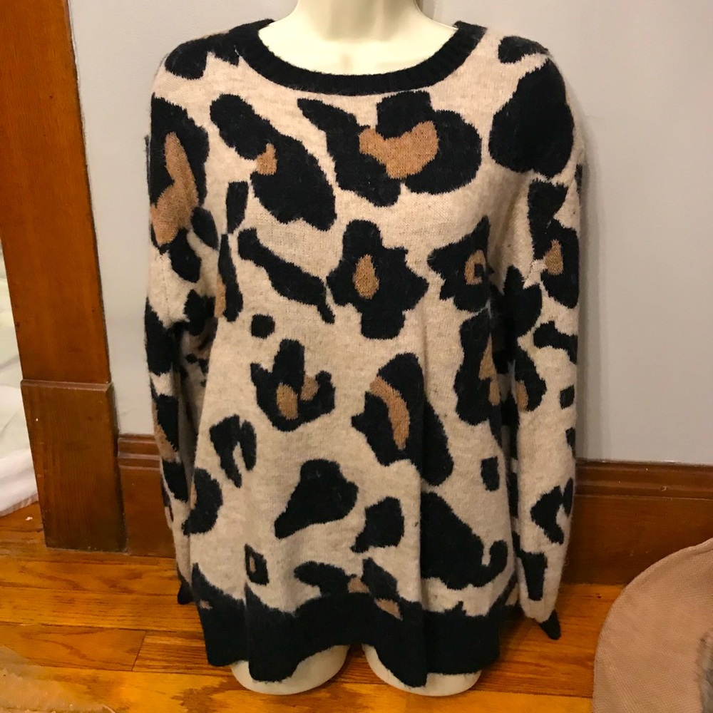 New Leopard Print Sweater M